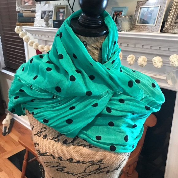 🧣 Turquoise & Black Dotted Scarf - Picture 2 of 5